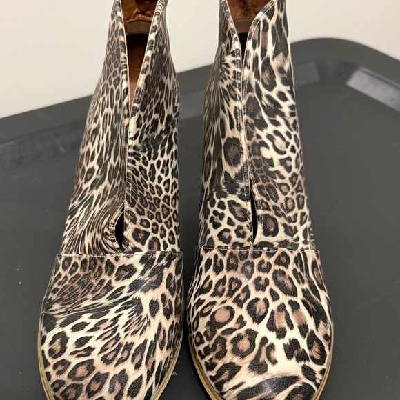Weeboo Stylish Women’s Leopard Print Ankle Booties Size 6 - Picture 3 of 7